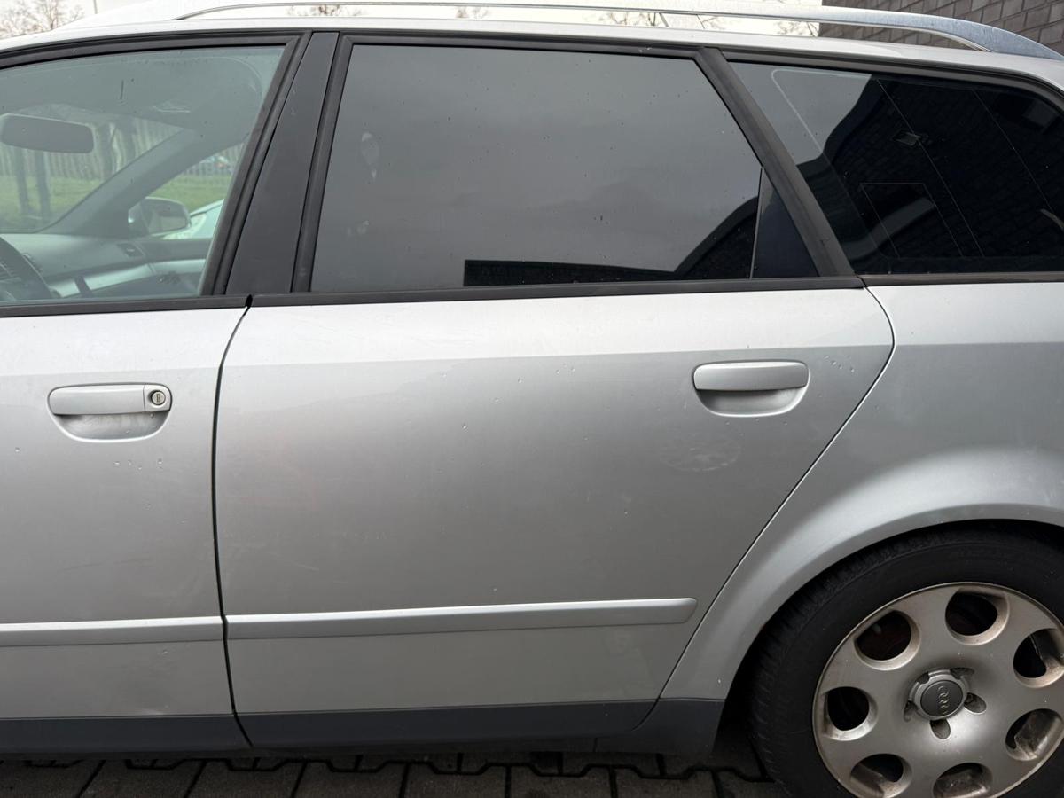 Audi A4 B6 original Tür hinten links LY7W Lichtsilber Metallic Kombi Rohbau BJ02